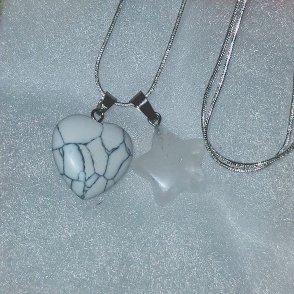 Boho Howlite Heart and Quartz Crystal star Silver 24" Necklace - Picture 2 of 4